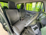 運転席シート廻りは使用感も少なく、良好な状態となっています。丁寧に使われていたことがよくわかりますね。