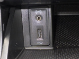 USBポートでゲームや動画も車内で楽しめる!お気に入りのコンテンツをいつでもどこでも満喫して、レジャーシーンがもっと盛り上がりますね☆