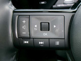 ハンドルスイッチで車両設定・オーディオの選曲や音量調整などが出来、安全性もアップ。