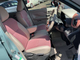 運転席まわりです。実際に座ってみて、乗り心地を体験してみてください,視界も良好です