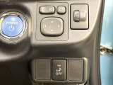 【電動格納ミラー】サイドミラーは電動格納式となっており、狭い駐車場でもキズがつくリスクを抑えられます。