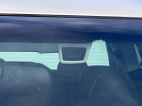 【アイサイトVer2】前方の車両等を検知し、衝突しそうな時は警報で注意を促し、ブレーキを踏む力をサポート。ブレーキを踏めなかった場合は衝突被害軽減ブレーキが作動、衝突回避をサポートします。