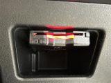 有料道路を利用する際に料金所で停止することなく通過できる、ETC車載器(ノンストップ自動料金収受システム機器)が装備されています。セットアップを行うことで利用可能になります。