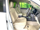 運転席シート廻りは使用感も少なく、良好な状態となっています。丁寧に使われていたことがよくわかりますね。