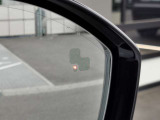 【ブラインドスポットモニター】車外にいる車をいち早く検知し、ドライバ―に知らせるシステムです。