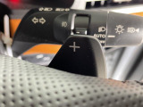 【パドルシフト(AT車)】MT車と同じように好きなギアで走ることができます!ステアリングから手を離さずに指先だけでシフト操作ができ、よりスポーティな走りをお楽しみいただけます。