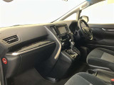 見通しのよいすっきりとした視界で、誰でも運転しやすいです。運転のしやすさは疲れにくさにも繋がりますよ♪