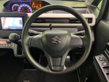 インテリアに合わせたデザインのステアリングは、運転される方のことも考え、運転しやすい形状、大きさです。是非一度、実際に触ってお確かめください。