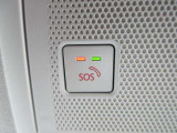 エアバッグ作動時や後突時、もしくは車内のSOSボタンを押した際に緊急通報オペレーターに連携し、救急・警察を手配します。更にオペレーターにも連携、お客様のご要望に応じてロードサービスの手配を行います。