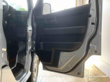 お車の状態をしっかりとお伝えするために1台の車両に付き40枚以上の画像を用意しております。外装はもちろん、室内の装備やお車の特徴などごらんください。