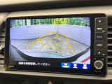 【バックカメラ】駐車時に後方がリアルタイム映像で確認できます。大型商業施設や立体駐車場での駐車時や、夜間のバック時に大活躍!運転スキルに関わらず、今や必須となった装備のひとつです!