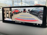 360&deg;ビューモニターでは、両サイドとフロント、バックカメラの合成で、あたかも上空から見下ろした様に周囲を確認して頂けます。駐車場だけでなく、T字路等でも活躍のアイテムです!