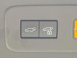 【パワーバックドア】スマートキーや運転席のボタンを押すだけでリアゲートが自動で開閉します!荷物を持っている時や、高い位置にあるバックドアを閉める際に便利な機能です♪