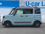 純正アルミで全体的にデザインがまとまっています。車も人も、オシャレはまずは足元からですね。