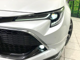 【LEDヘッドライト】悪天候や夜間走行時も良好な視界を確保し安心して運転できる高輝度LEDヘッドライトを装備!点灯速度が早く、消費電力も抑えられています。