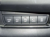 【パーキングセンサー】障害物などが車両に近づいた際に、音と画面表示にてお知らせしてくれます。警告音も段階的に鳴ってくれるので、どのくらいの近さなのか感覚的に察知することが出来ます♪