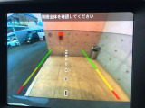 ●ガイドライン付きバックカメラ:不安な駐車もこれで安心!ガイドライン付きなので狭い箇所での駐車もラクラクです!