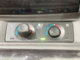 【シートベンチレーション】夏場は涼しい風でお尻や背中の熱やムレを防ぎ、冬はエアコンよりも早く温まってポカポカに!季節を問わず快適に過ごせます。