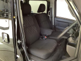 【運転席・助手席】内装ルームクリーニング済みです。しっかり綺麗にしていますので、是非、お確かめください。車に自信があるからこそ、是非一度ご来店頂き内外装も見てもらえると幸いです。