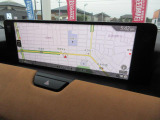 マツダコネクトの12.3インチワイドセンターディスプレイです。『Android Auto』『Apple CarPlay』や独自のコネクテッドサービスに対応したインターフェイスシステムです。