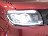 【LEDヘッドライト】明るい光が瞬時に立ち上がり、必要な場所を均一に照らします。寿命も長く省エネで、スタイリッシュなデザインは現代の主流です♪