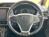 【純正革巻きステアリング】上質な革を使用することで、手にしっかり馴染みとても運転しやすいハンドルです♪