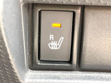 【運転席シートヒーター】寒い日に重宝するシートヒーター!エアコンより早く温まってくれるので寒がりの人も安心ですね♪エアコンの温風は乾燥するから苦手、という方にもをおすすめです。
