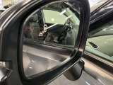 ブラインドスポットが付いてますので左右の見えにくい死角の障害物を教えてくれます。ミラーの中でオレンジ色が点滅します。