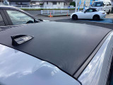 傷や凹みなどなく綺麗なルーフです!