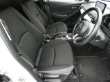 全長約4.1mのサイズで、取り回しがしやすく日本の街中や狭い道、駐車場でも扱いやすいのが大きな特徴です。