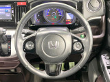 【ステアリングスイッチ】運転中、前方から目線をそらすことなく、オーディオ等の操作が可能な便利機能!安心&快適なドライブを演出してくれます♪