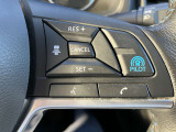 プロパイロットスイッチ。同一車線でのハンドルとアクセルのアシストが可能 長距離ドライブ時に同乗者との会話が弾みます。