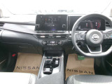 操作しやすい運転席廻り!操作パネルも使いやすい!!ドライブが楽しくなります!