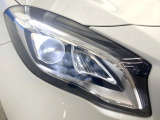●LEDヘッドライト:夜間走行時も良好な視界を確保し安心して運転できる高輝度LEDヘッドライトを装備!点灯速度が早く、消費電力も抑えられています。