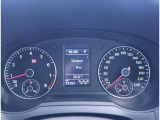 納車前点検では71項目にわたる厳しいチェックを行い、《エンジンオイル》、《オイルフィルター》、《ワイパーブレードゴム》を交換して納車いたします。