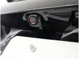 バックカメラが付いているので後方確認が非常にしやすいです。今や運転初心者も熟練者も必須装備!ついていて損はないですね♪
