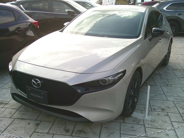 MAZDA3ファストバック 1.8 XD ドライブ エディション 