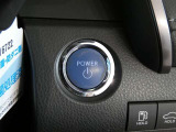 キーを取り出さずにドアを施錠&解錠。クルマの始動も可能です。
