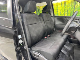 運転席シート廻りは使用感も少なく、良好な状態となっています。前オーナー様が丁寧に使っていたことがよくわかりますね。