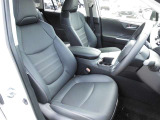 【内装RAV4の車内です♪もちろん、フロアマットもついてますよ〜!