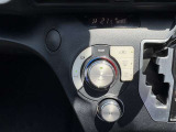 嬉しいオートエアコン装備です!1年中快適な室内に!車内温度を設定すると、風量を自動で調節してくれます♪