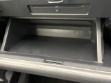 【CD/DVDデッキ】オプションのCD/DVDデッキを搭載。ディスプレイオーディオでエンタメをお楽しみいただけます。