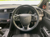 【純正革巻きステアリング】上質な革を使用することで、手にしっかり馴染みとても運転しやすいハンドルです♪