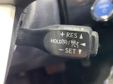 【レーダークルーズコントロール】高速道路での長距離走行が楽に!!自動で速度を保つクルーズコントロールが、衝突軽減システムと連携し、前方の車両を感知して車間を保つように速度調節してくれます!!