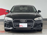 Audiの象徴であるシングルフレームグリルをよりワイドで低くシャープなデザインとすることでワイド&ローのフォルムを協調しています。