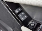 運転席に3パターンのメモリーが登録可能 運転中やドライブの間の一休みなどお好みのポジションを登録可能です。