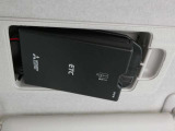 埋め込みタイプのETC。車のデザインと一体となった収納型タイプ。※再セットアップのお申込および再セットアップ料金は別途必要になります。(※支払総額にセットアップ費用は含まれておりません。)