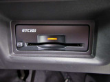 スッキリと収まったETC2.0ユニット。 やはり便利さからマストアイテムになってきましたね。