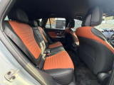 メルセデス・ベンツの定める厳しい基準をクリアしたお車のみをご案内させて頂きます。納車前整備はメーカー規定に基づき当店3Fの指定工場で入念に行なわれます。熟練のメカニックがお客様のお車を整備致します。