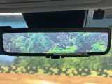 【デジタルインナーミラー】後席の大きな荷物や同乗者で後方が確認しづらい時でも安心!カメラが撮影した車両後方の映像をルームミラー内に表示。クリアな視界で状況の確認が可能です!